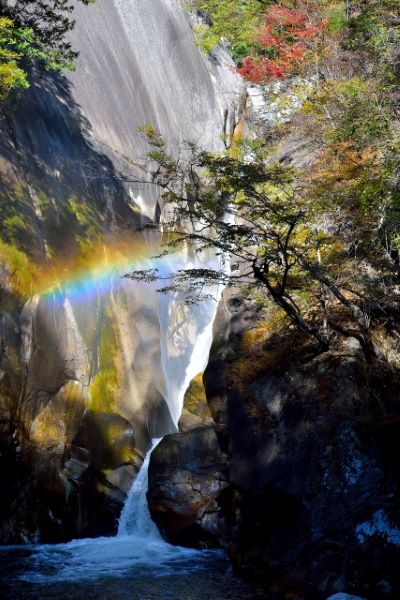 Senga-Taki Fall with rainbow, Shosenkyo Gorge