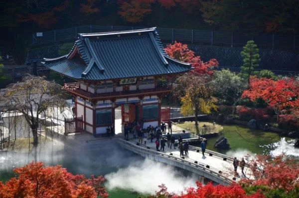 Katsuoji-Front-Gate-Osaka-Japan