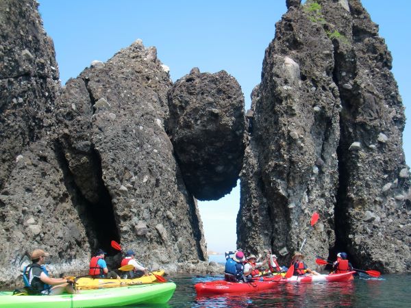 Hasakari-Rock-Sea-KayakingToyooka-Hyogo-Japan