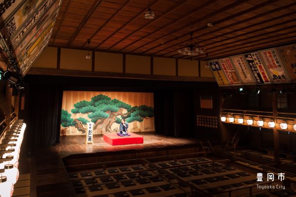 Izushi-Eirakukan-Kabuki-Theatre-Toyooka-Hyogo-Japan