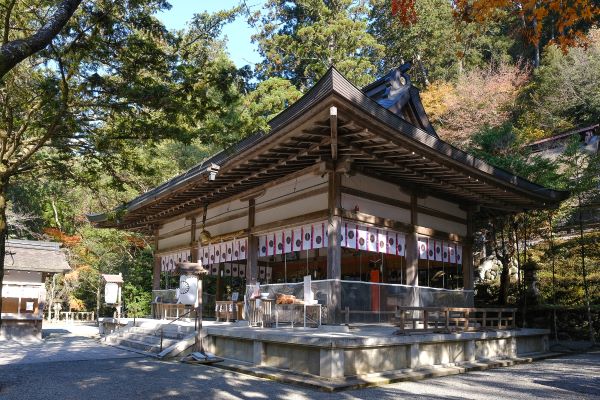 Niukawakami-Shrine-Haiden-Yoshino-Nara-Japan