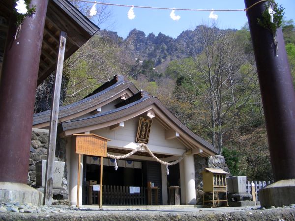Togakushi-Oku-sha-Shrine-Nagano-Japan