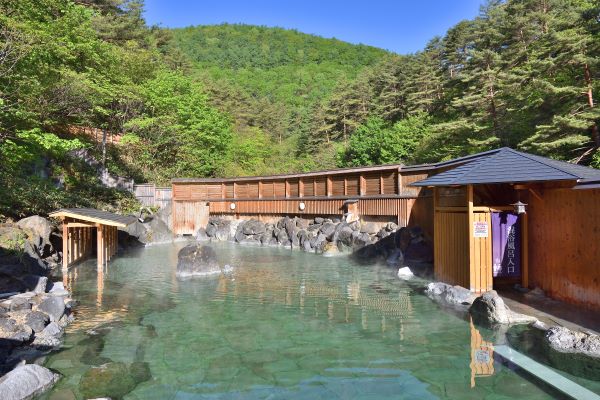 Sainokawara-Open-Air-Bath-Kusatsu-Onsen-Gunma-Japan
