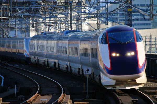 Tohoku-Shinkansen-Yamabiko-Japan
