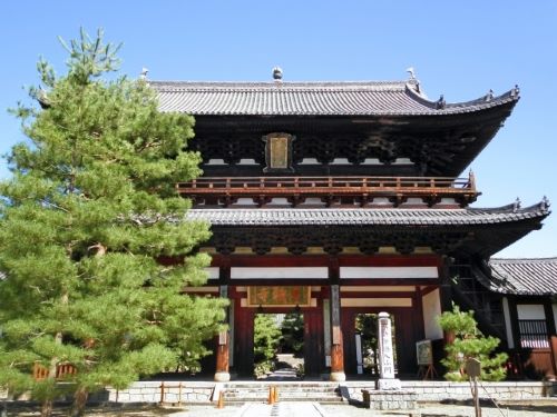 Manpukuji-Sanmon-Gate-Uji-Kyoto-Japan