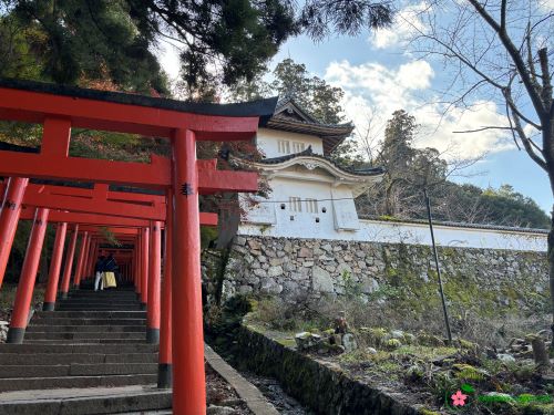 Inari-Shrine-at-Izushi-Castle-Ruins-Toyooka-Hyogo-Japan
